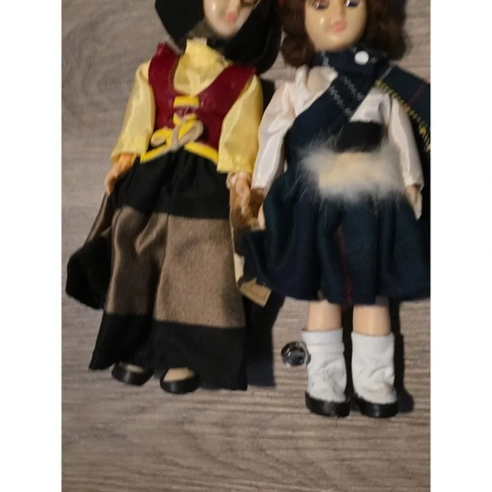 Lot Of 2 Vintage Carlson Dolls Russian Girl‎ and Scotish Girl with tags